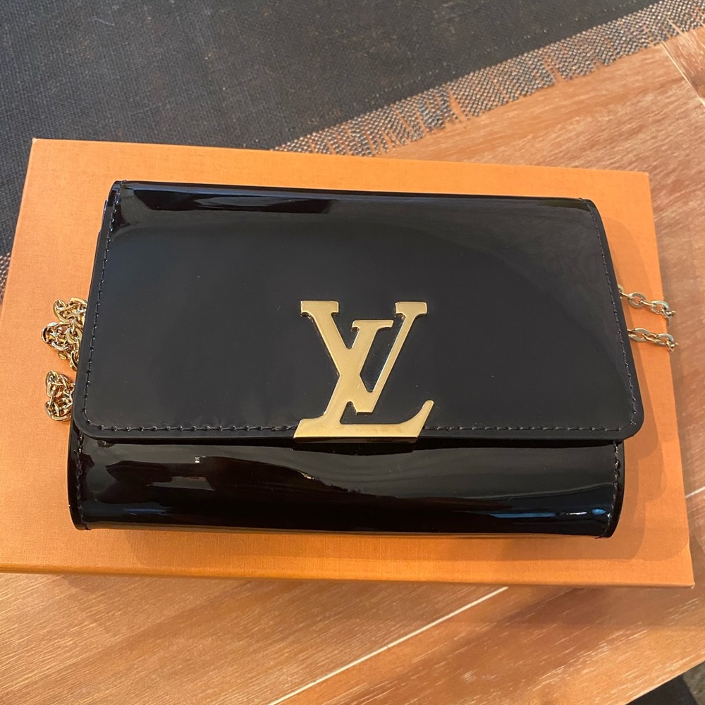 Louis Vuitton Vernis Louise PM with chain!❤️